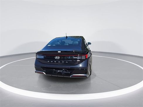 New 2025 Hyundai Sonata Limited image 8