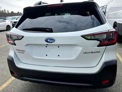 Used 2024 Subaru Outback Premium image 4
