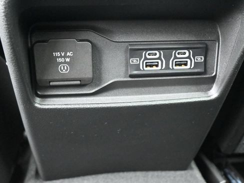 Used 2025 Jeep Grand Cherokee Altitude RWD image 19
