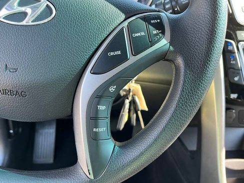 Used 2014 Hyundai Elantra GT FWD image 18