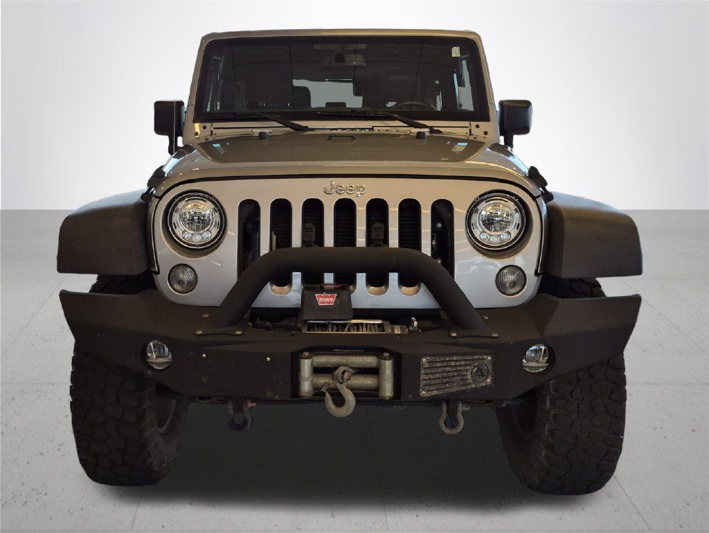 Used 2017 Jeep Wrangler Rubicon w/ Power Convenience Group AWD/4WD image 3