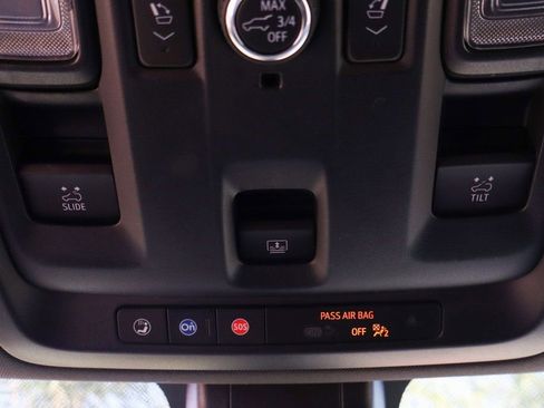 Used 2021 Chevrolet Suburban High Country w/ Premium Package image 32