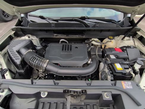 Used 2022 GMC Acadia SLE w/ Driver Convenience Package image 13