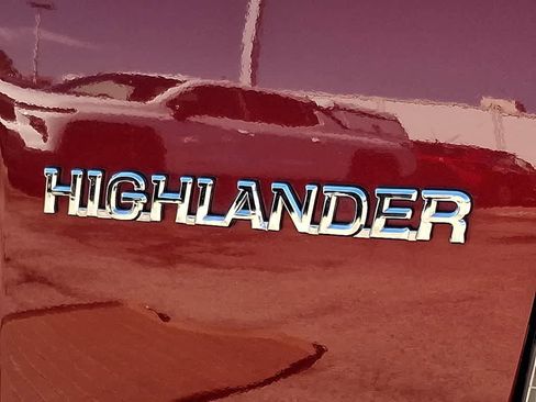 Used 2007 Toyota Highlander w/ 3rd Row image 30