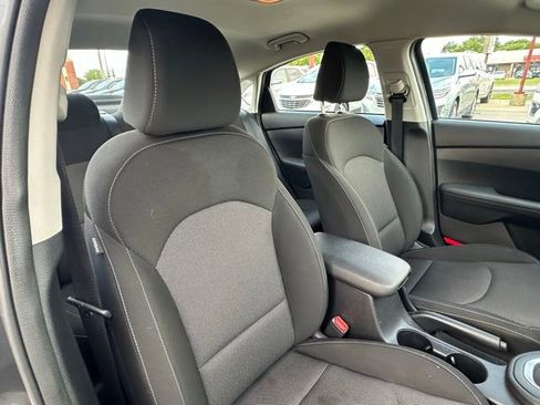Used 2023 Kia Forte LXS w/ LXS Technology Package image 25