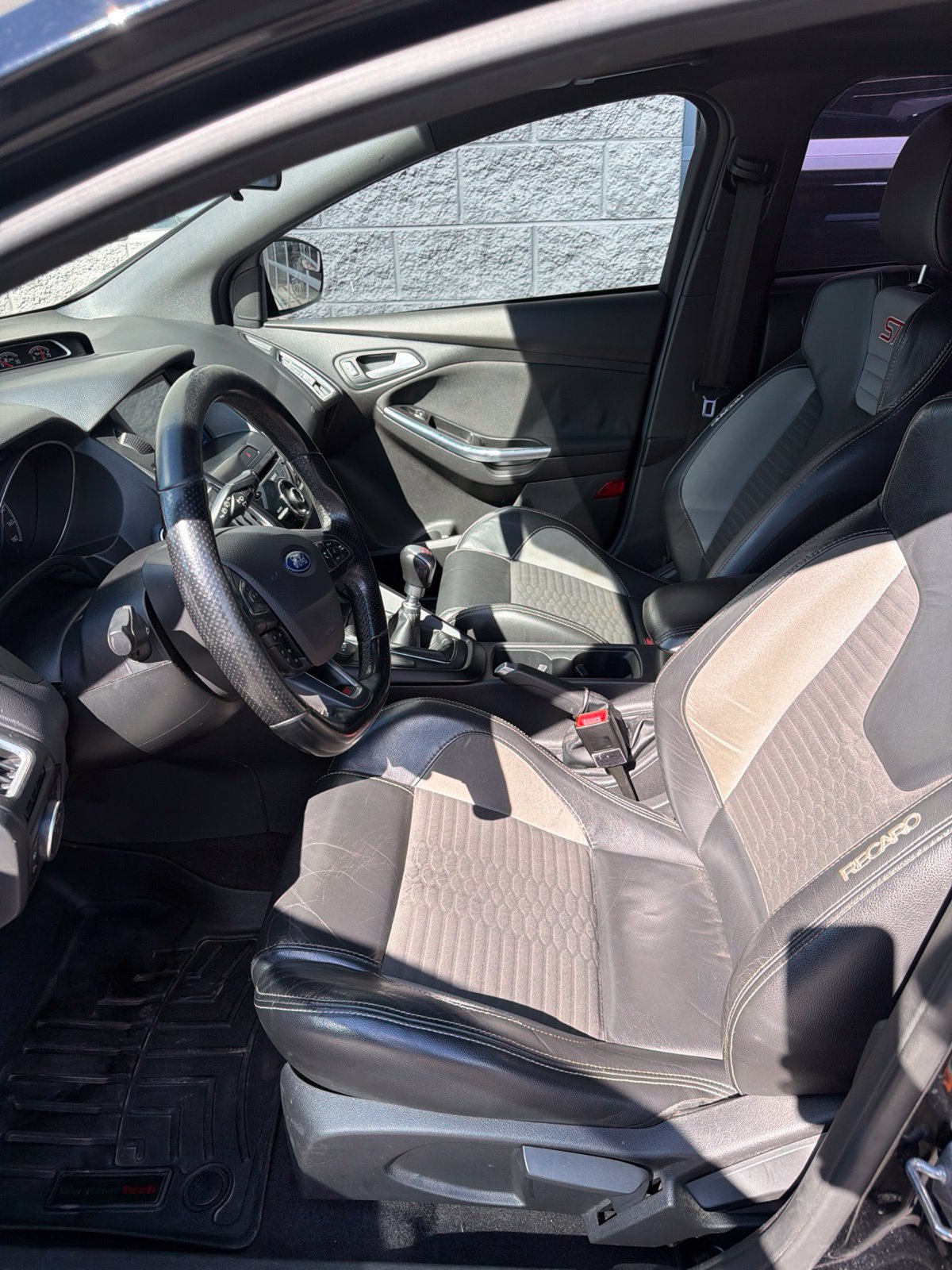 Used 2018 Ford Focus ST w/ Equipment Group 401A FWD image 10
