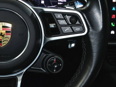 Used 2022 Porsche Cayenne Coupe image 36