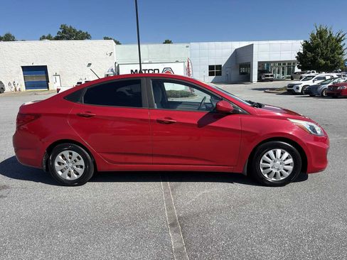 Used 2016 Hyundai Accent SE w/ Option Group 02 FWD image 5