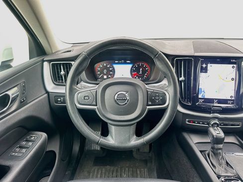 Used 2021 Volvo XC60 T5 Momentum w/ Protection Package Premier FWD image 23