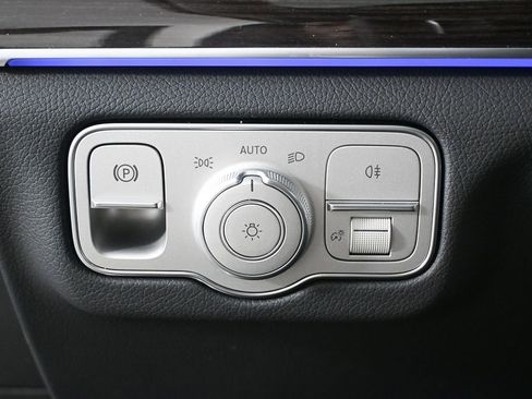 New 2026 Mercedes-Benz GLS 450 4MATIC image 9