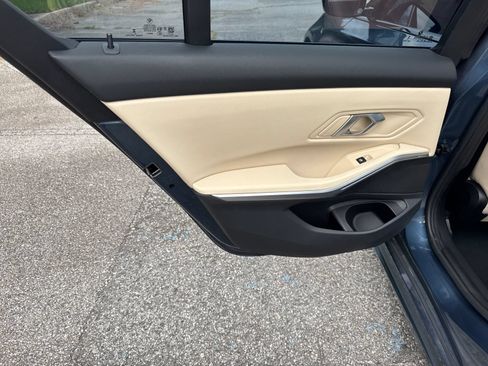 Used 2025 BMW 330i Sedan w/ M Sport Package RWD image 21