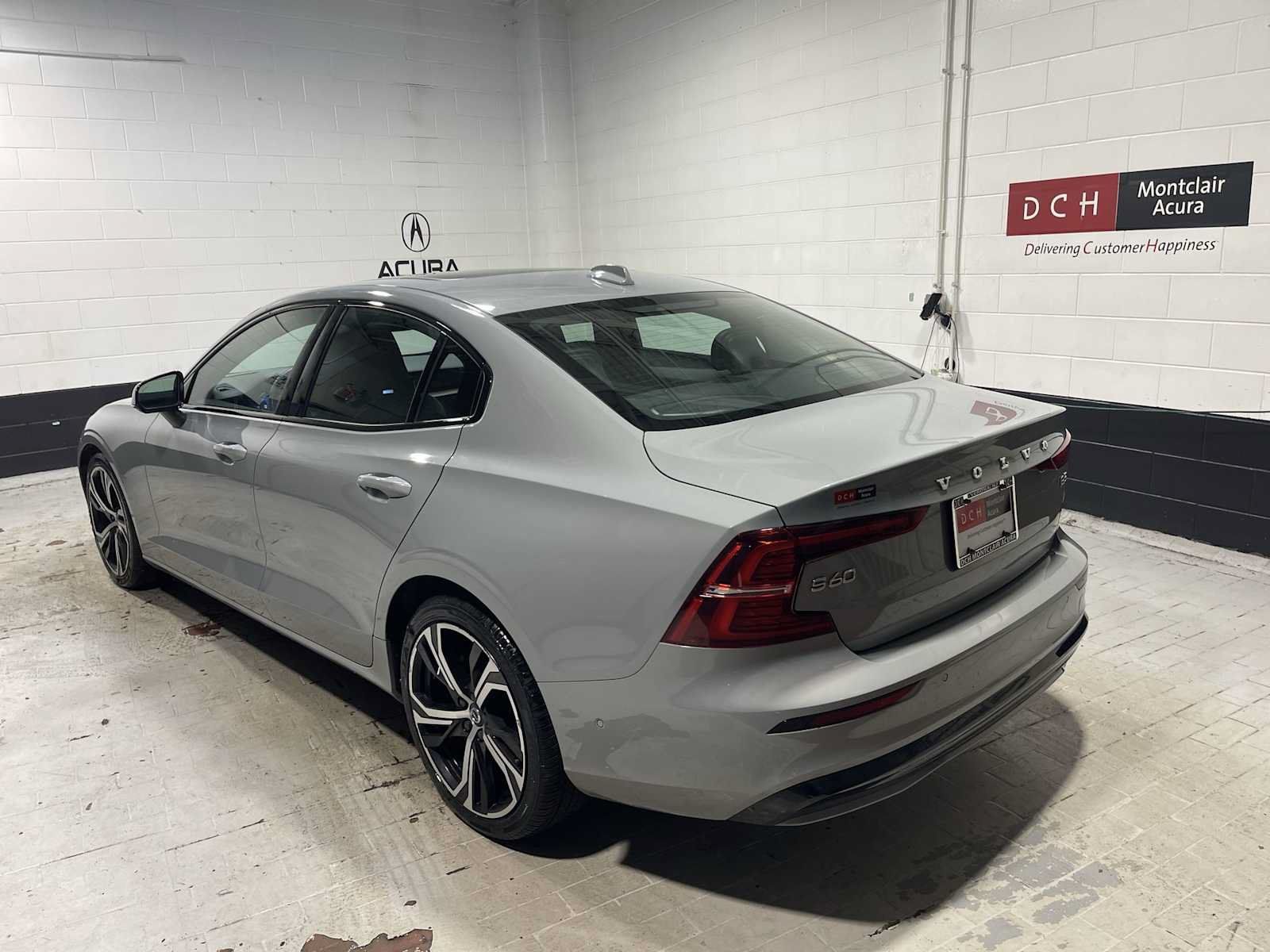 Used 2024 Volvo S60 B5 Plus FWD image 4