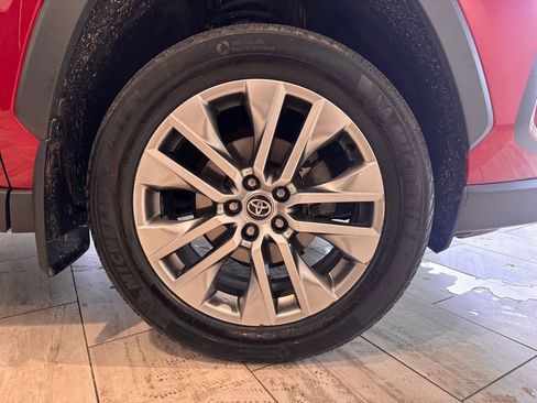 Used 2022 Toyota RAV4 XLE Premium AWD/4WD image 10