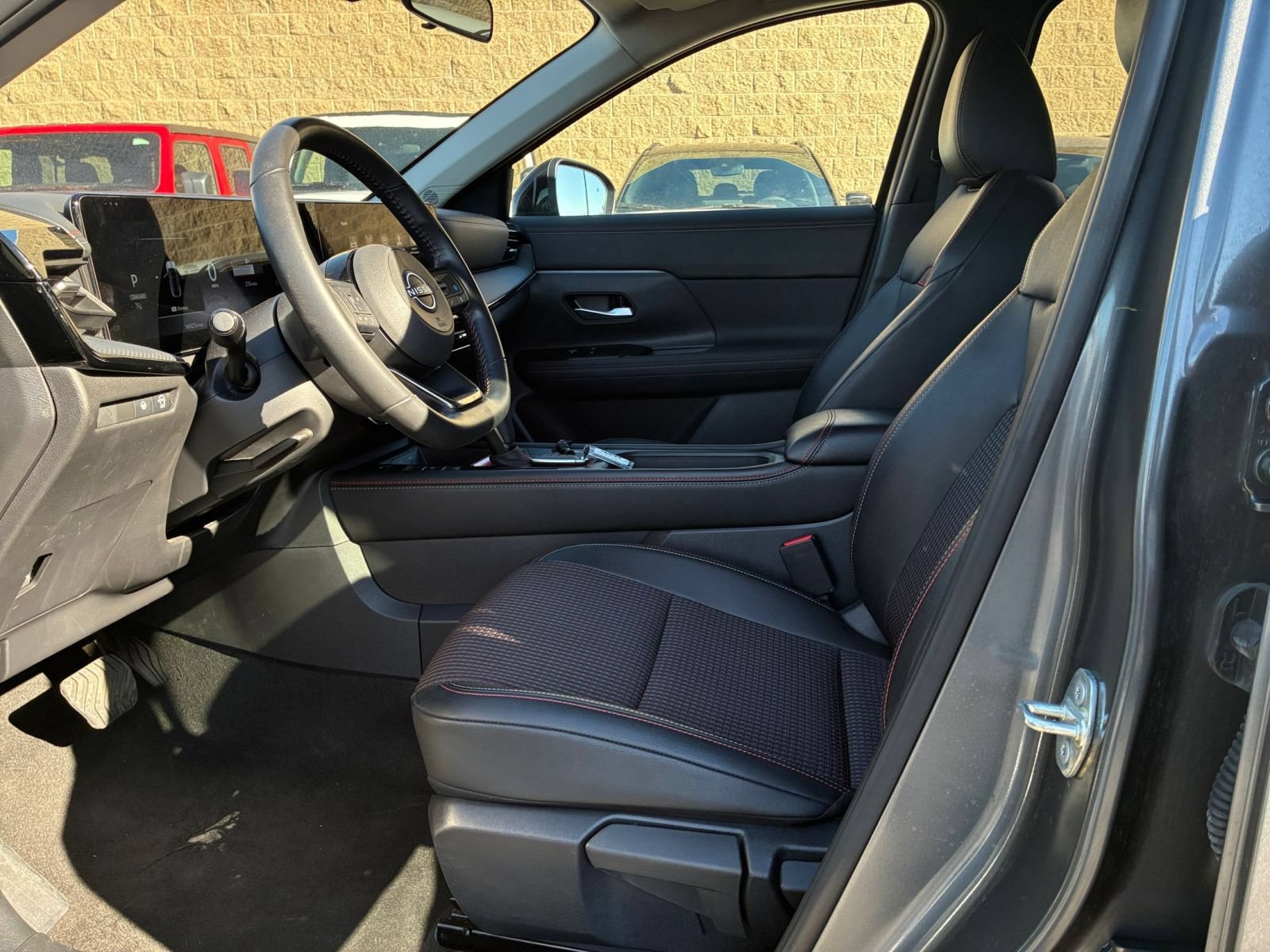 Used 2026 Nissan Kicks SR FWD image 27