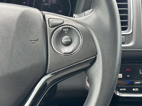 Used 2018 Honda HR-V EX image 22