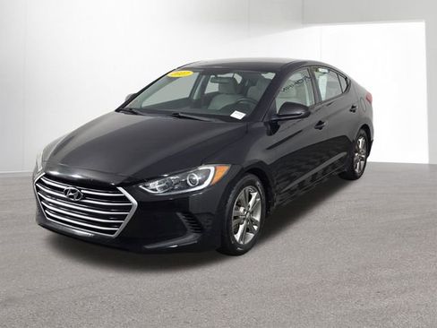 Used 2017 Hyundai Elantra SE image 11