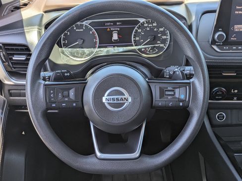 Used 2021 Nissan Rogue SV FWD image 21