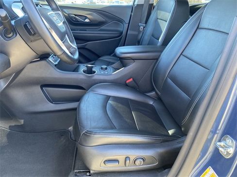 Used 2024 GMC Terrain SLT image 10