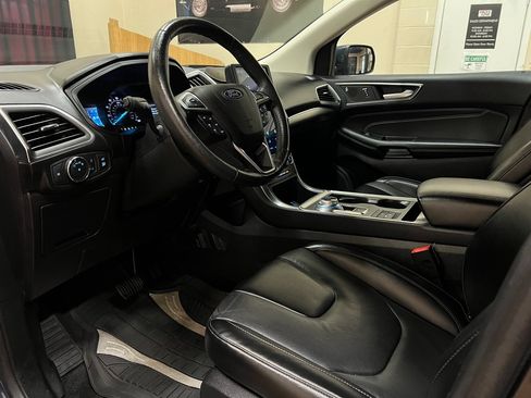Used 2022 Ford Edge Titanium AWD/4WD image 14