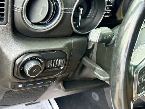 Used 2021 Jeep Wrangler Unlimited Sahara w/ Cold Weather Group AWD/4WD image 11