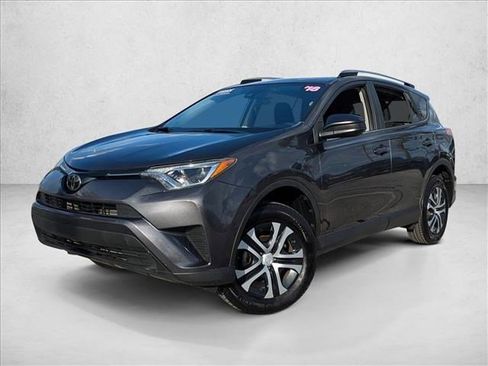 Used 2018 Toyota RAV4 LE image 1