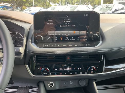 Used 2023 Nissan Rogue SL w/ SL Premium Package FWD image 32