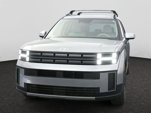 Used 2025 Hyundai Santa Fe SEL image 2