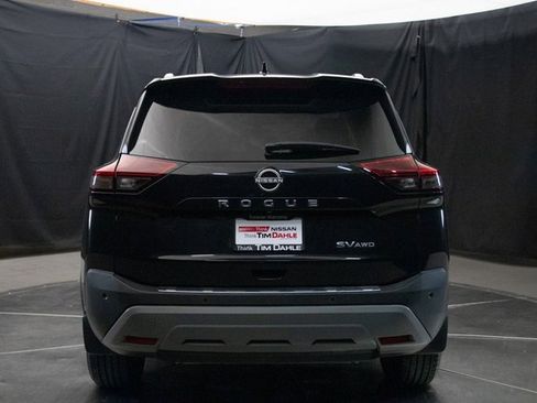 Used 2023 Nissan Rogue SV w/ SV Premium B Package image 11