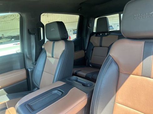 Used 2019 Chevrolet Silverado 1500 High Country w/ Technology Package image 33