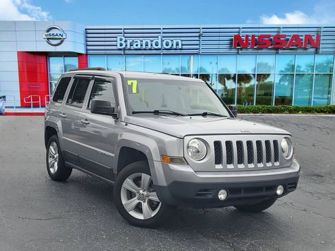 Used 2017 Jeep Patriot Latitude image 1