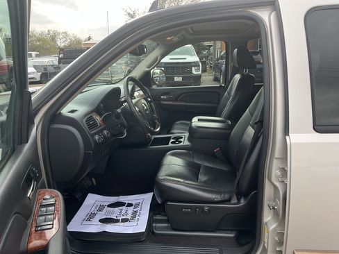 Used 2008 Chevrolet Silverado 2500 LTZ w/ Suspension Package, Off-Road image 12