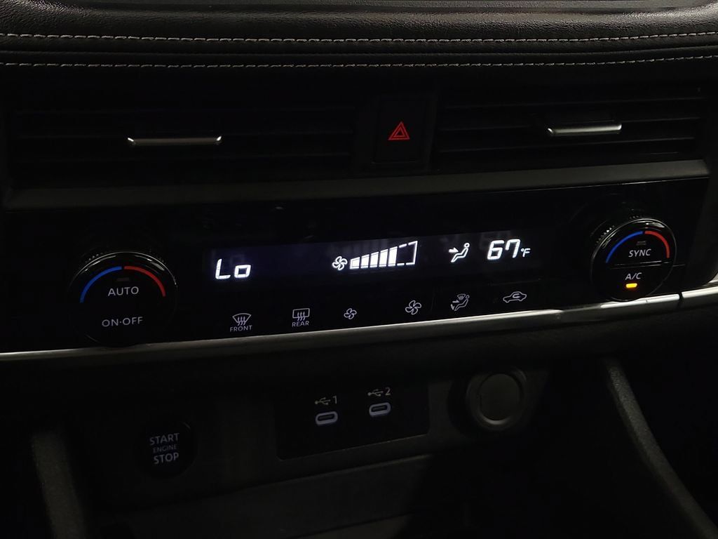 Used 2025 Nissan Rogue SV AWD/4WD image 20