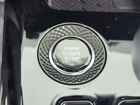 New 2026 Kia Niro EX FWD image 25