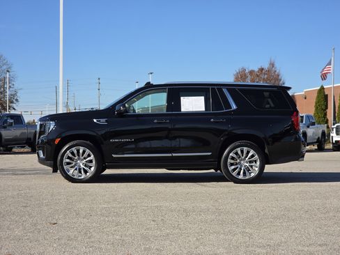 Used 2024 GMC Yukon Denali w/ Advanced Technology Package image 4