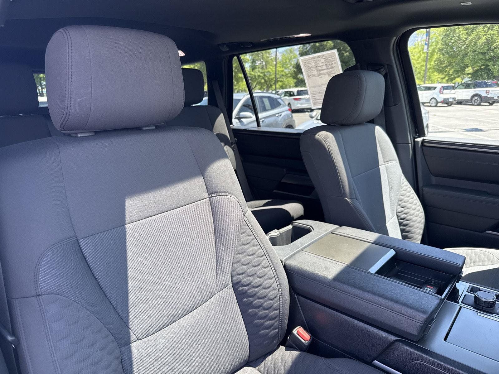 Used 2025 Toyota Sequoia SR5 AWD/4WD image 39