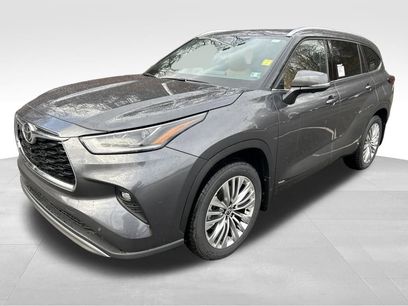 New 2025 Toyota Highlander Platinum