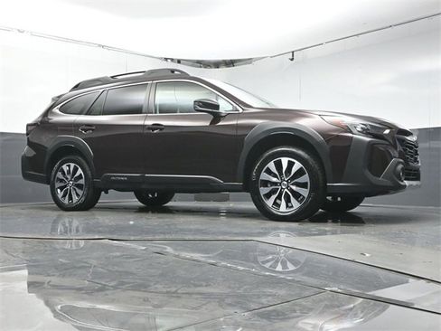 Used 2024 Subaru Outback Limited image 33