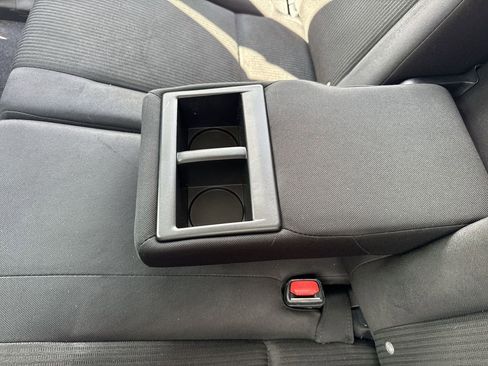 Used 2017 Toyota RAV4 LE FWD image 37