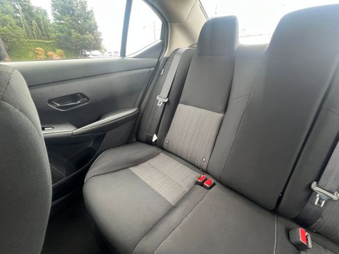 Used 2025 Nissan Sentra SV image 39