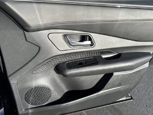 Certified 2024 Nissan Ariya AWD image 27