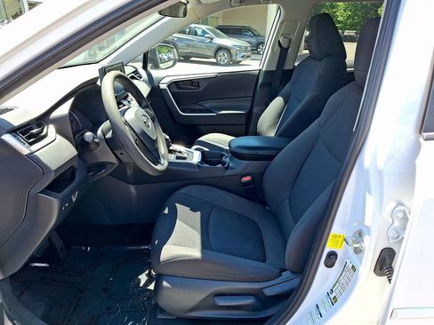 Used 2019 Toyota RAV4 LE w/ All Weather Liner Package AWD/4WD image 14
