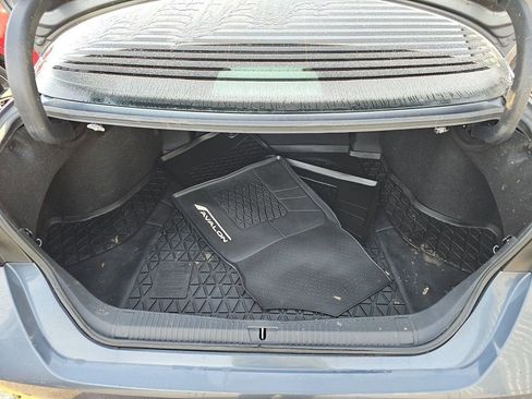 Used 2020 Toyota Avalon Limited image 11