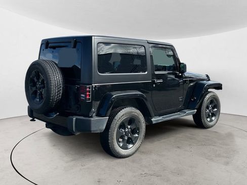 Used 2018 Jeep Wrangler Sahara w/ Connectivity Group AWD/4WD image 5