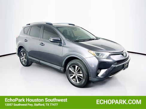 Used 2018 Toyota RAV4 XLE image 1