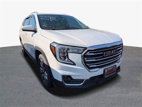 Used 2022 GMC Terrain SLT image 2