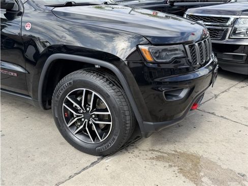 Used 2019 Jeep Grand Cherokee Trailhawk w/ Trailhawk Luxury Group AWD/4WD image 7