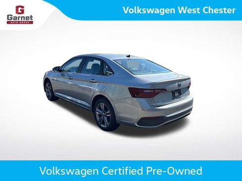 Used 2023 Volkswagen Jetta SE FWD image 3