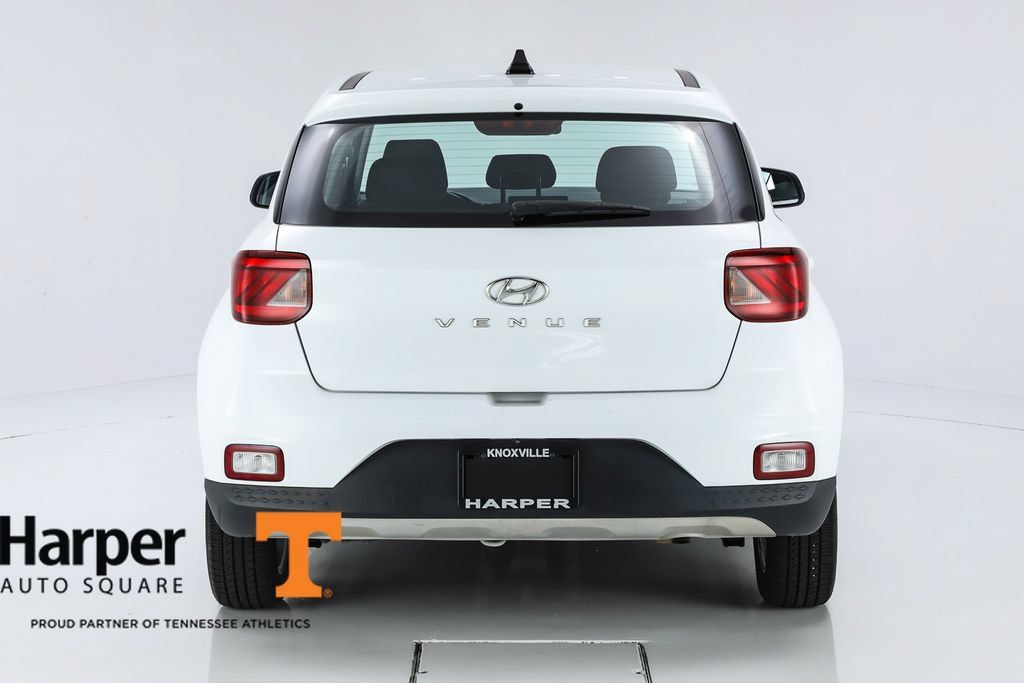 Used 2021 Hyundai Venue SE FWD image 8
