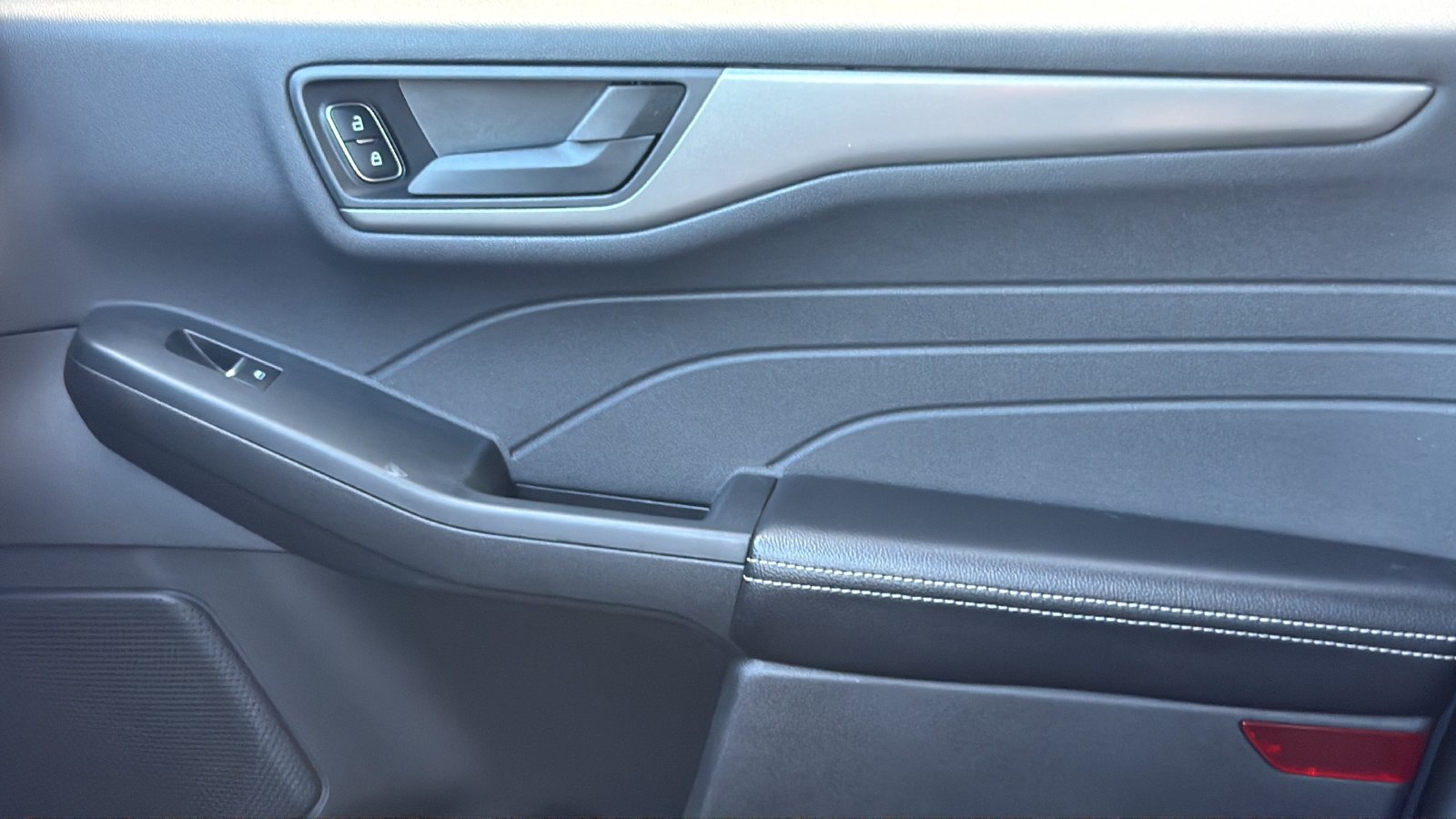 Used 2025 Ford Escape Active FWD image 23