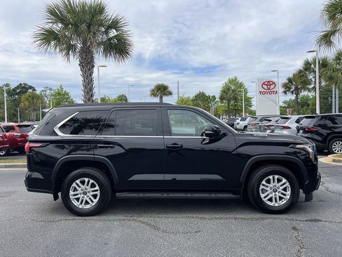 Used 2024 Toyota Sequoia SR5 w/ SR5 Premium Package AWD/4WD image 11